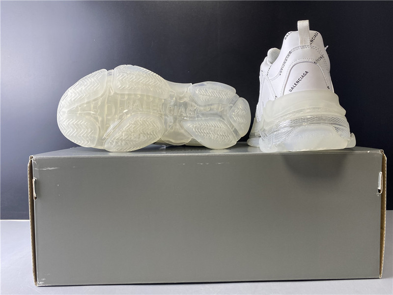 Ba*len*cia*ga triple s