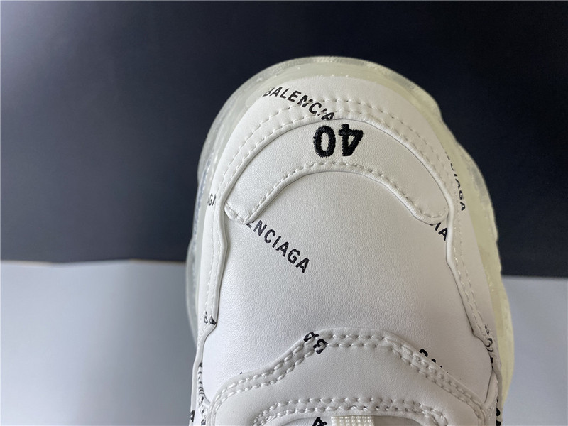 Ba*len*cia*ga triple s