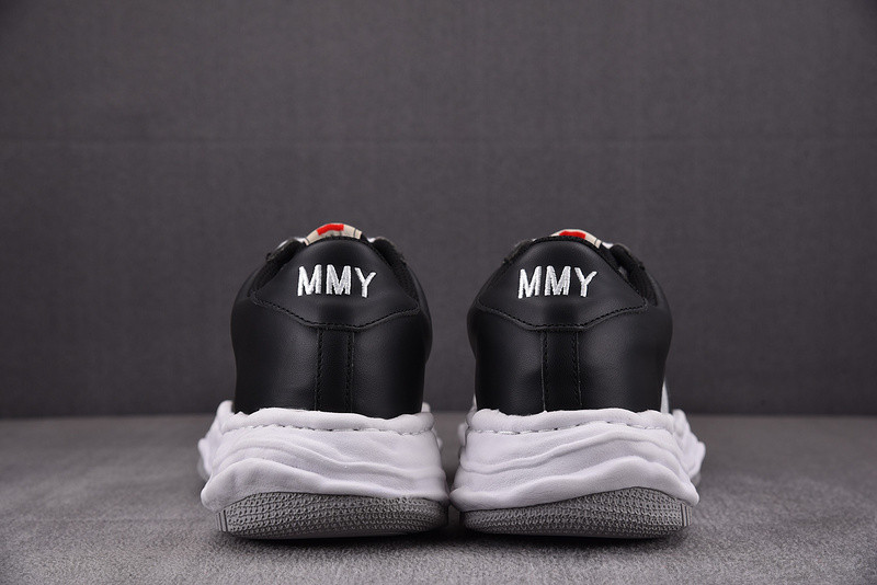 mmy sneaker 0049