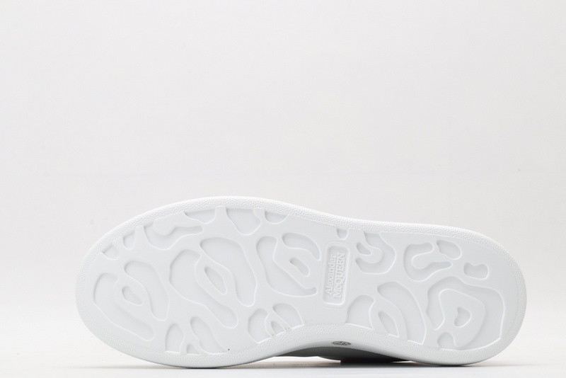 a1exa*der Mcqv*en ry